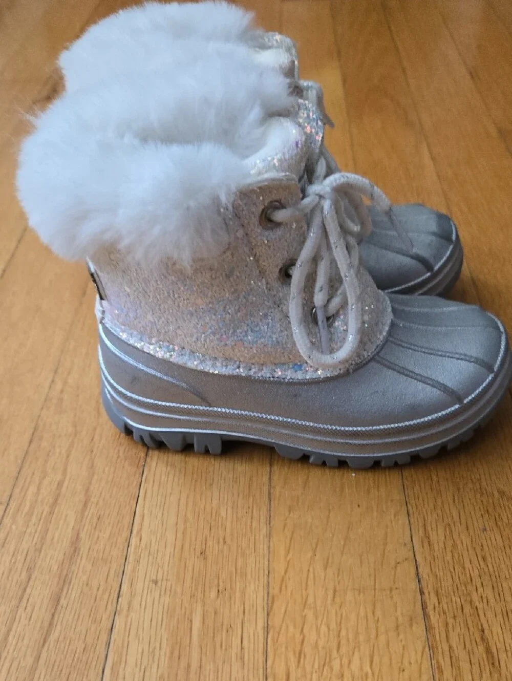 London Fog Girls' Silver Glitter Snow Boots with White Faux Fur